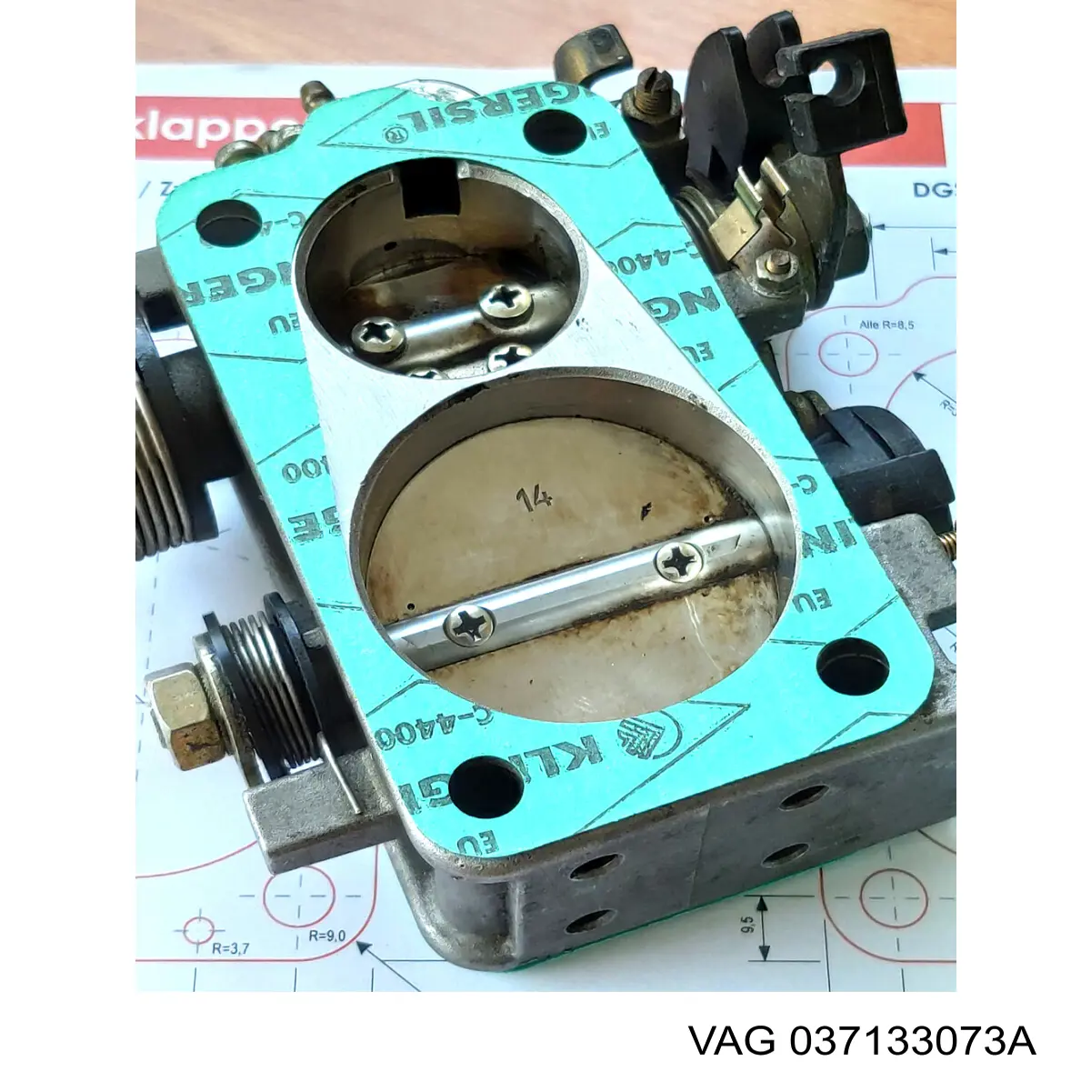 037133073A VAG Vedante da válvula de borboleta