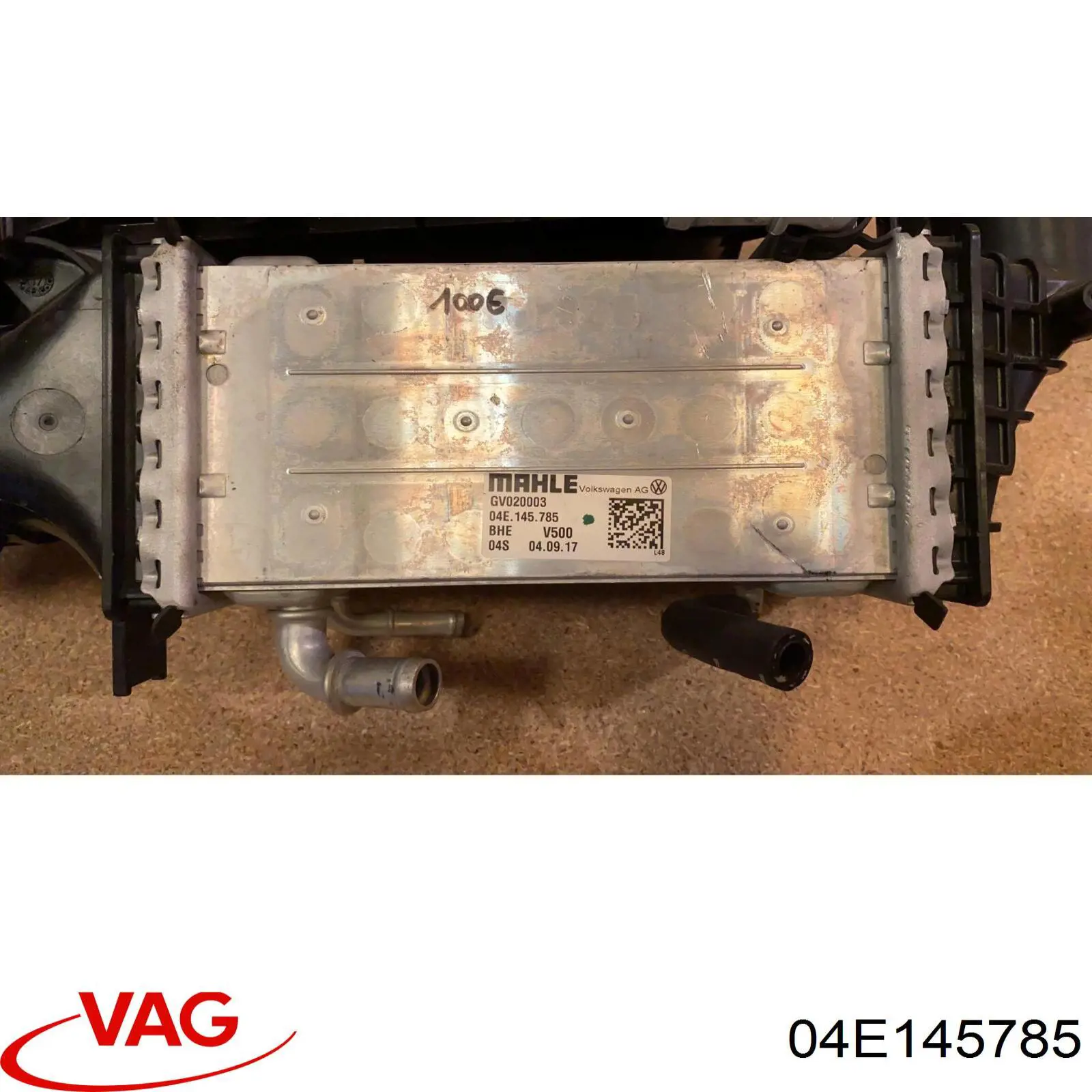 Compre 04E145785 VAG Radiador de intercooler