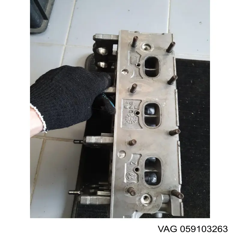 059103263 VAG Cabeça de motor (CBC)
