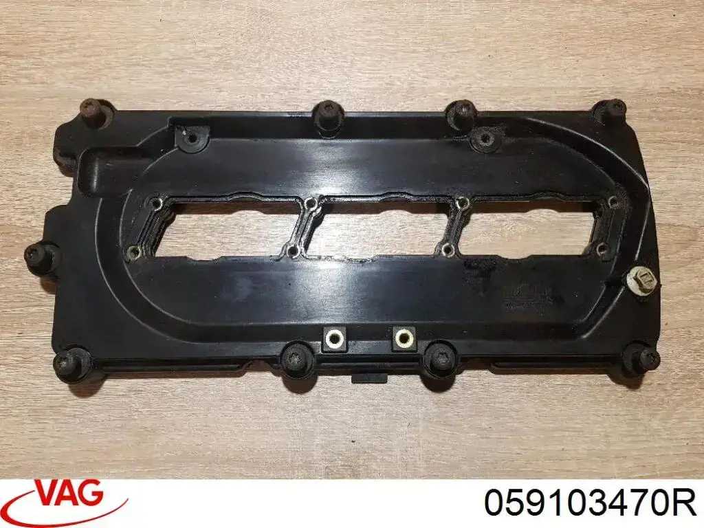 059103470R VAG Tampa de válvulas direita