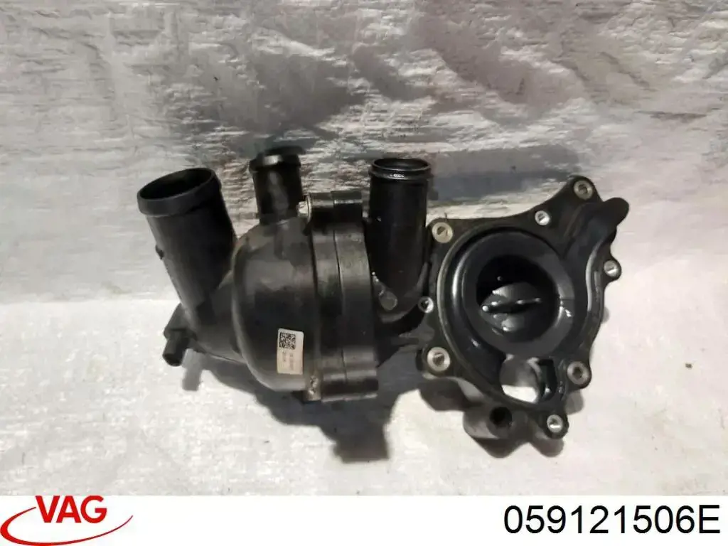 Flange do sistema de esfriamento (união em T) 3F121125 AND