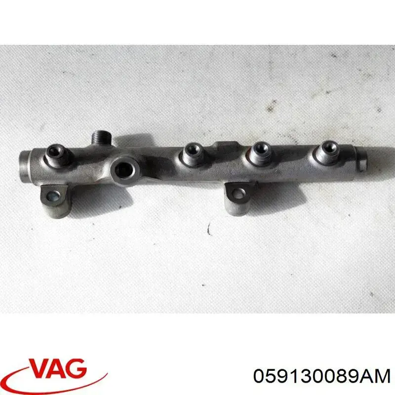 059130089AM VAG Distribuidor de combustível (rampa) esquerdo