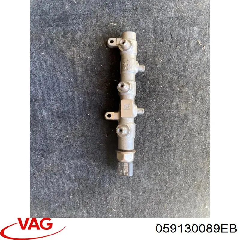 059130089EB VAG Distribuidor de combustível (rampa) esquerdo