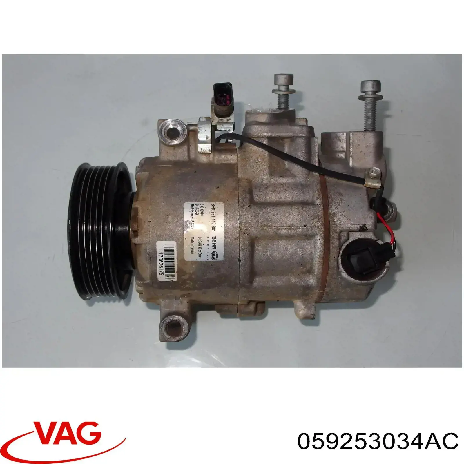 059253034AC VAG Tubo coletor de escape direito