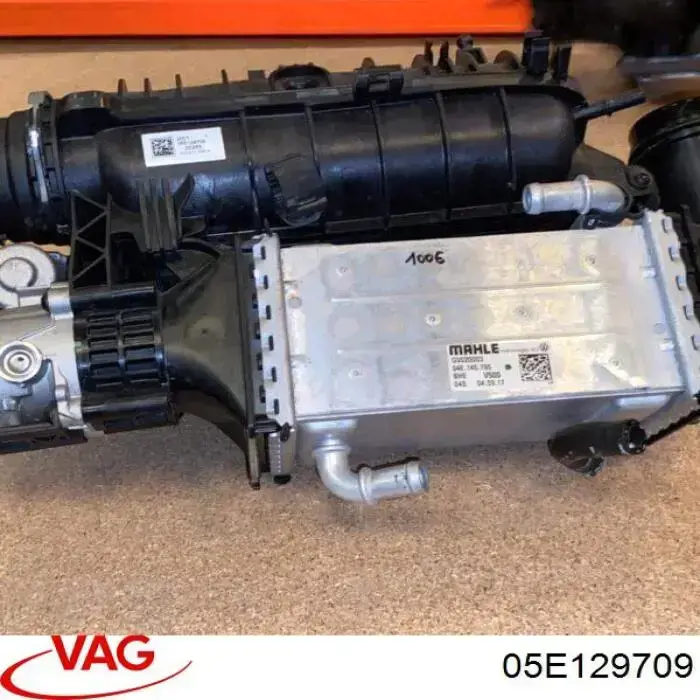 Compre 05E129709 VAG Tubo coletor de admissão