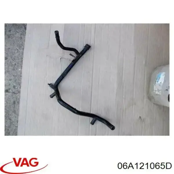 Compre 06A121065D VAG Mangueira (cano derivado) do sistema de esfriamento
