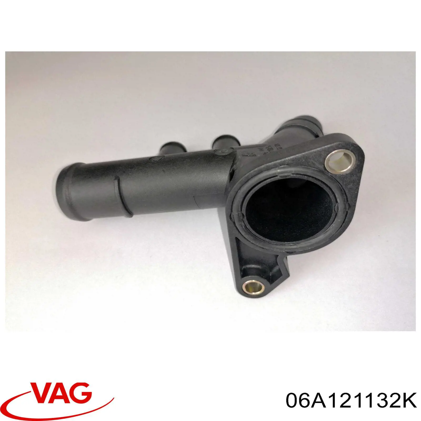 Flange do sistema de esfriamento (união em T) VAG 06A121132K preço, a partir de 9,90 USD