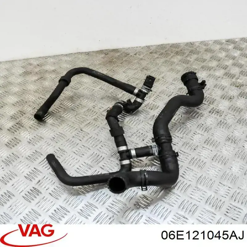 Compre 06E121045AJ VAG Mangueira (cano derivado) do sistema de esfriamento