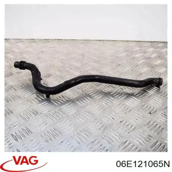 Compre 06E121065M VAG Mangueira (cano derivado) do sistema de esfriamento