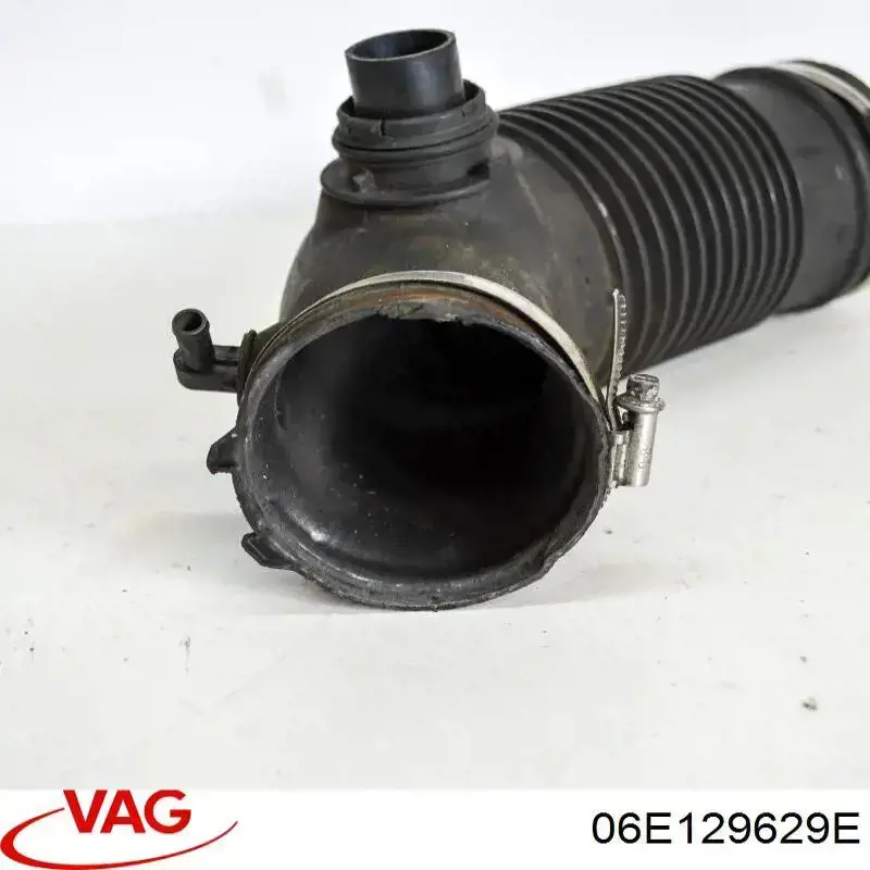 06E129629E VAG Cano derivado de ar, saída de filtro de ar