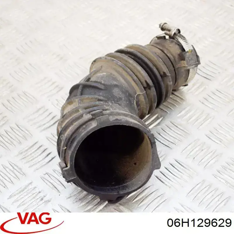 06H129629 VAG Cano derivado de ar, saída de filtro de ar