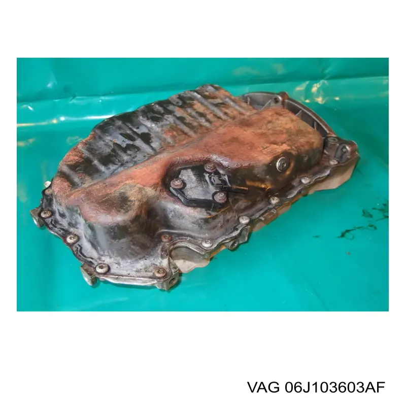 Panela de óleo de cárter do motor, parte superior VAG 06J103603AF preço, a partir de 79,42 USD
