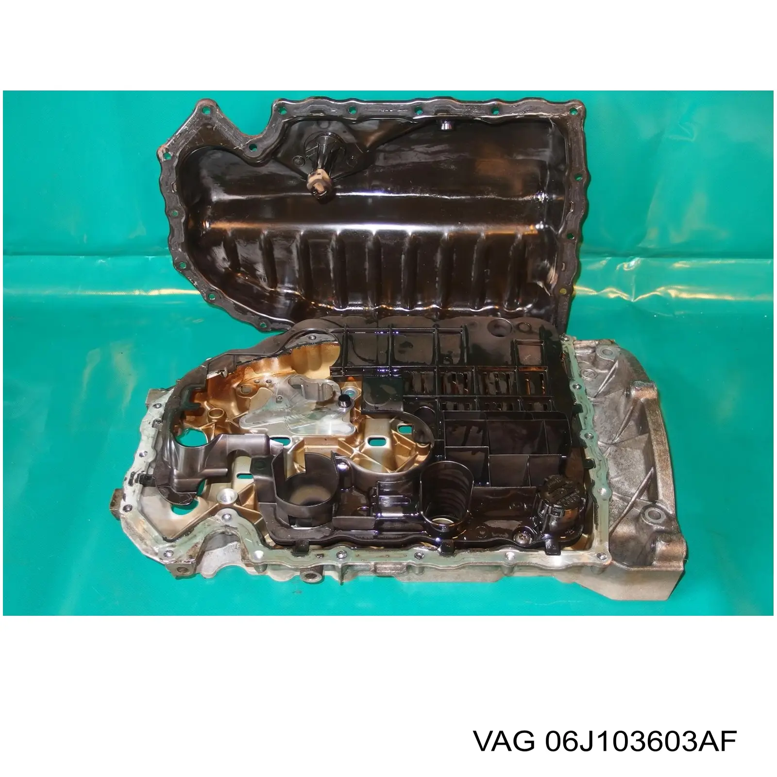 06J103603AF VAG Panela de óleo de cárter do motor, parte superior