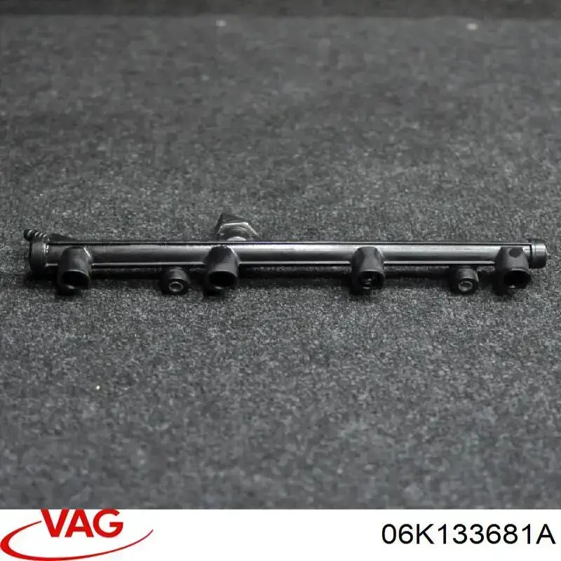 Compre 06K133681A VAG Distribuidor de combustível (rampa)