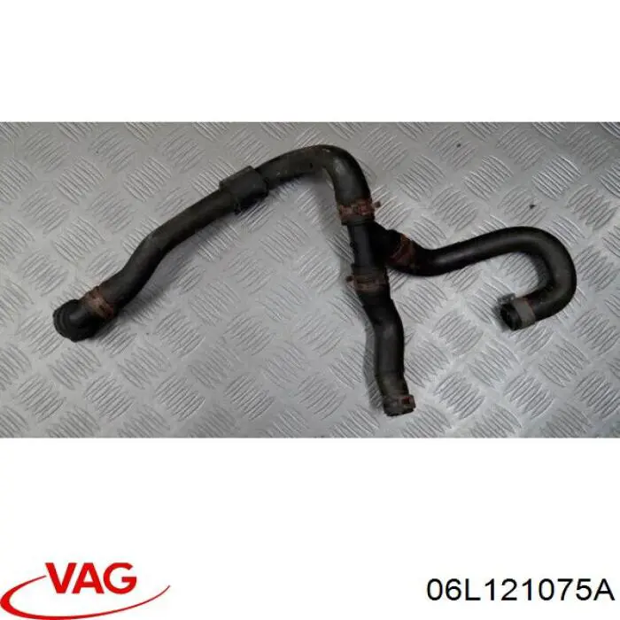 06L121075B VAG Mangueira (cano derivado) do sistema de esfriamento