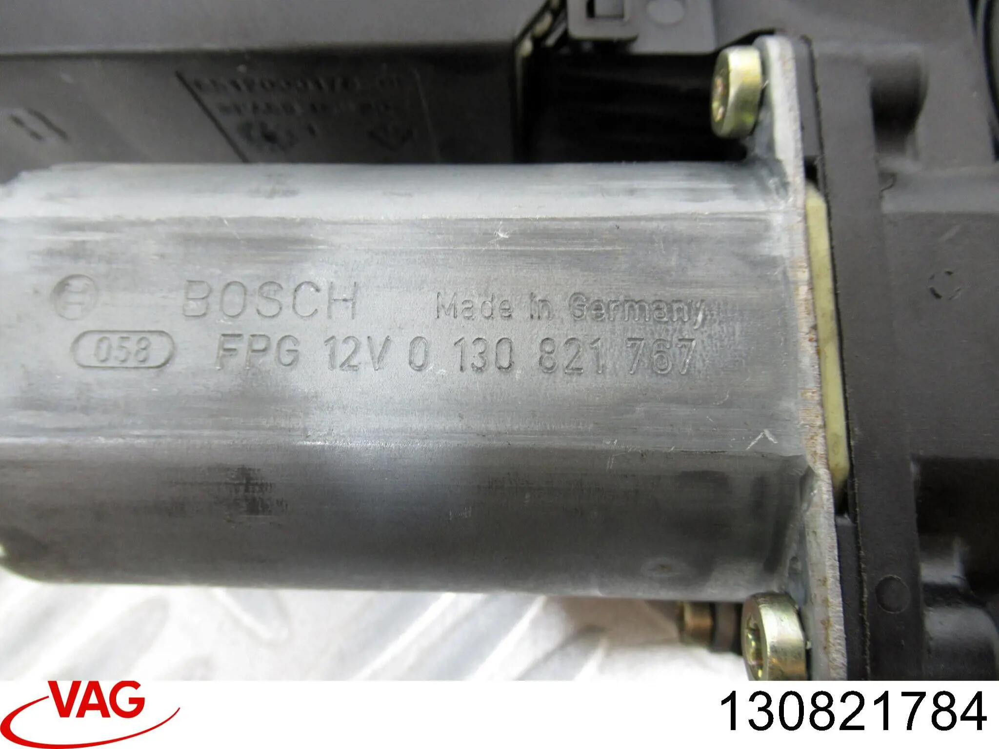 Motor de acionamento de vidro da porta traseira esquerda VAG 130821784 preço, a partir de 39,16 USD