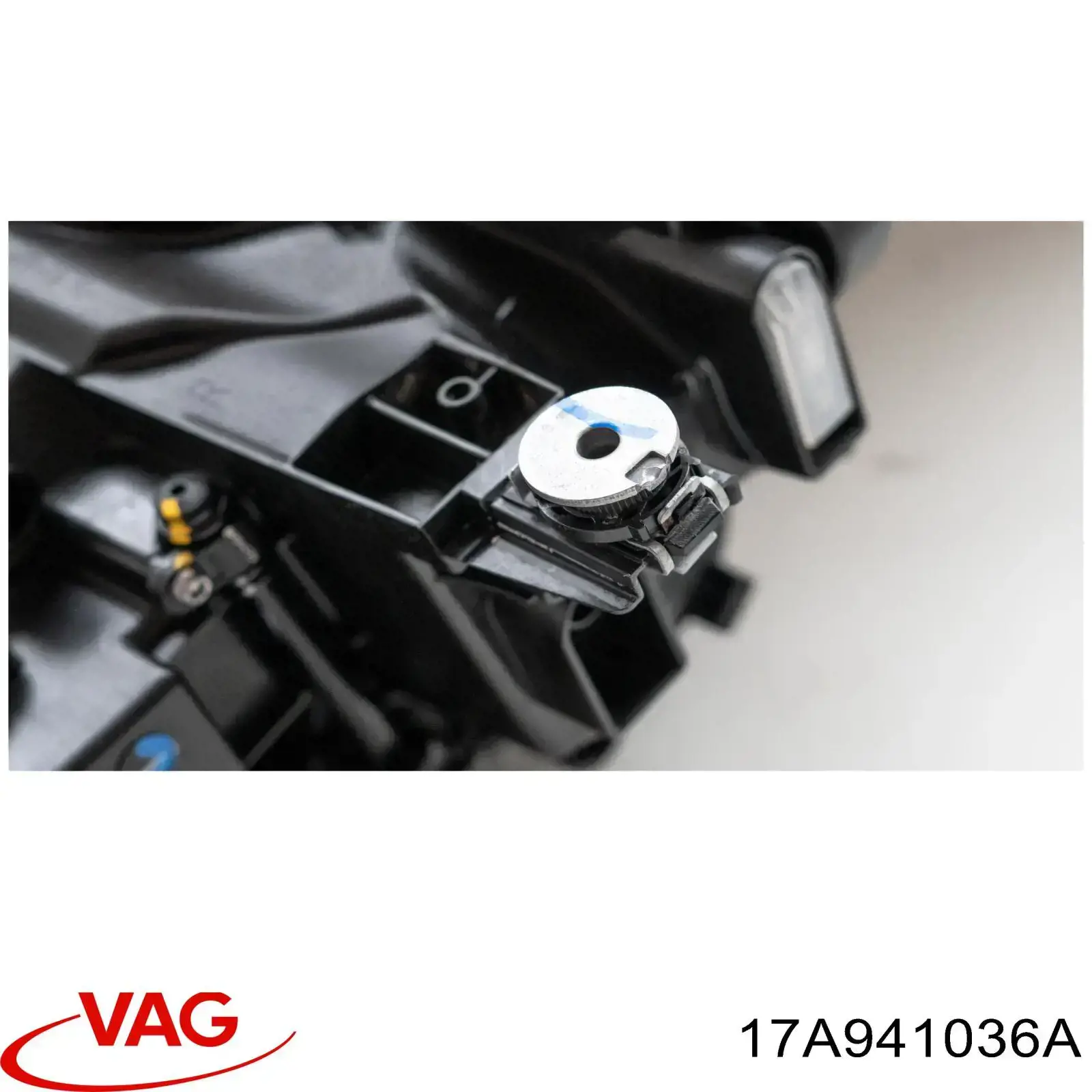 Luz direita VAG 17A941036A preço, a partir de 936,89 USD