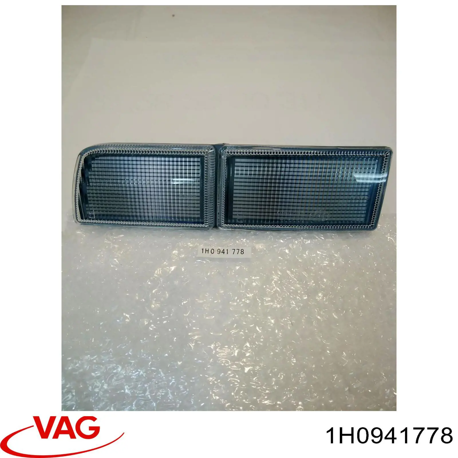 Compre 1H0941778 VAG Tampão (grelha) das luzes de nevoeiro do pára-choque dianteiro direito