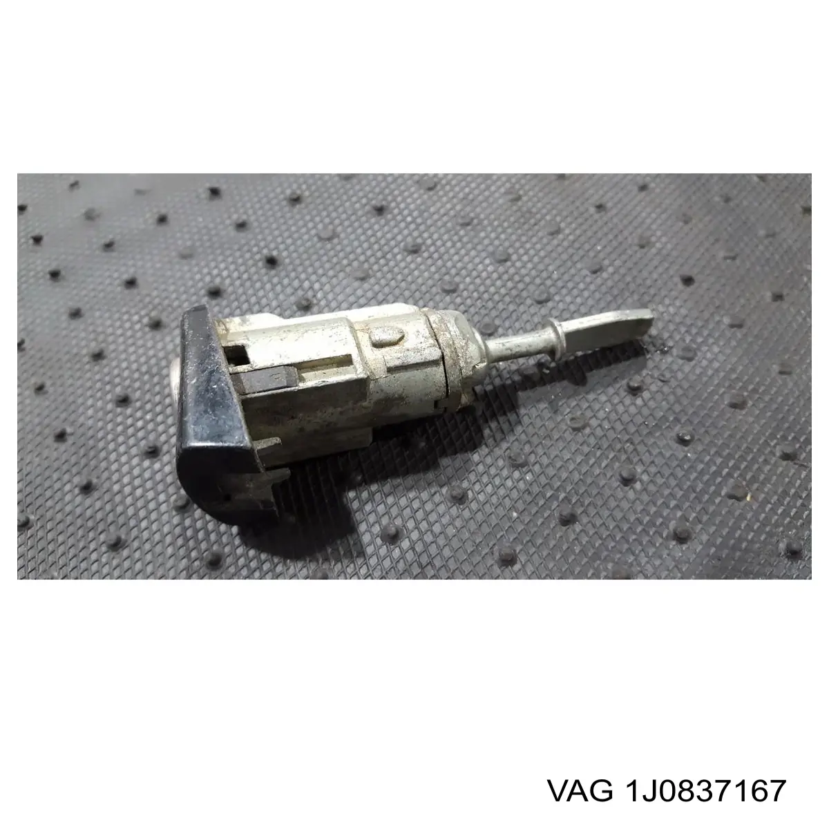 Compre 1J0837167 VAG Trinco de fecho da porta dianteira esquerda
