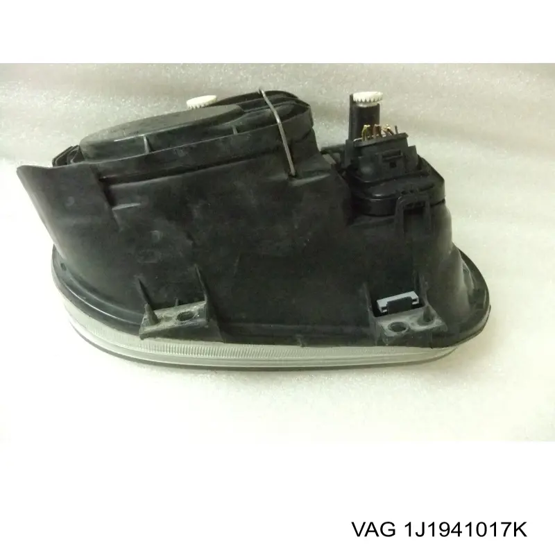 1J1941017K VAG Luz esquerda