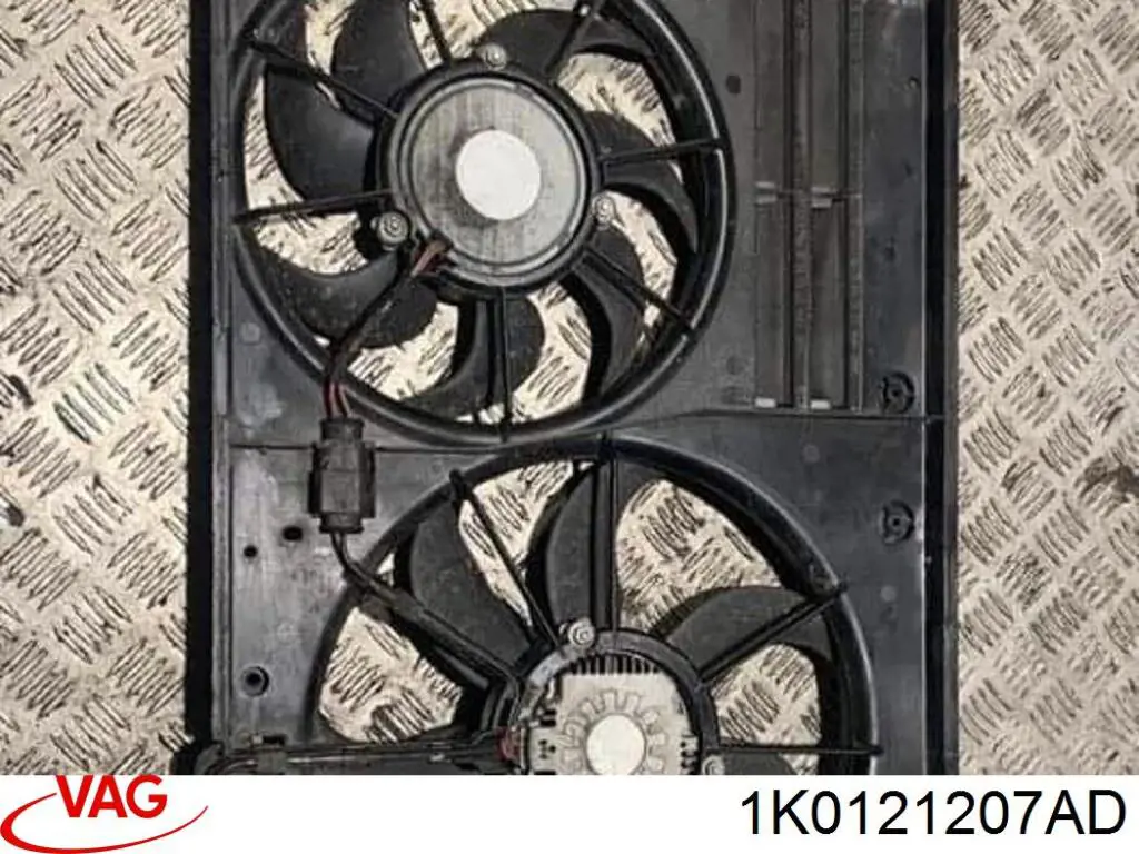 Compre 1K0121207AD VAG Difusor do radiador de esfriamento, montado com motor e roda de aletas