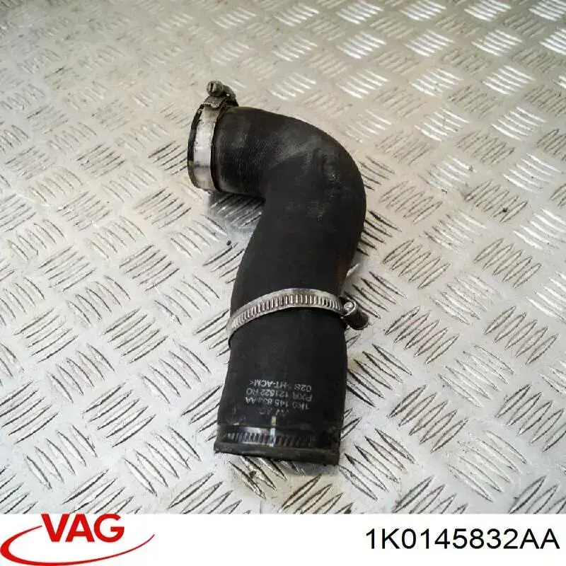 Compre 1K0145832AA VAG Mangueira (cano derivado) de intercooler