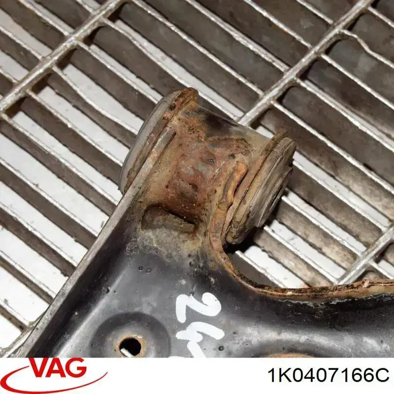 Braço oscilante inferior direito de suspensão dianteira VAG 1K0407166C preço, a partir de 68,10 USD