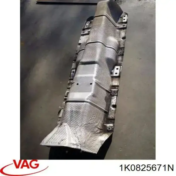 1K0825671N VAG Proteção de fundo, parte média