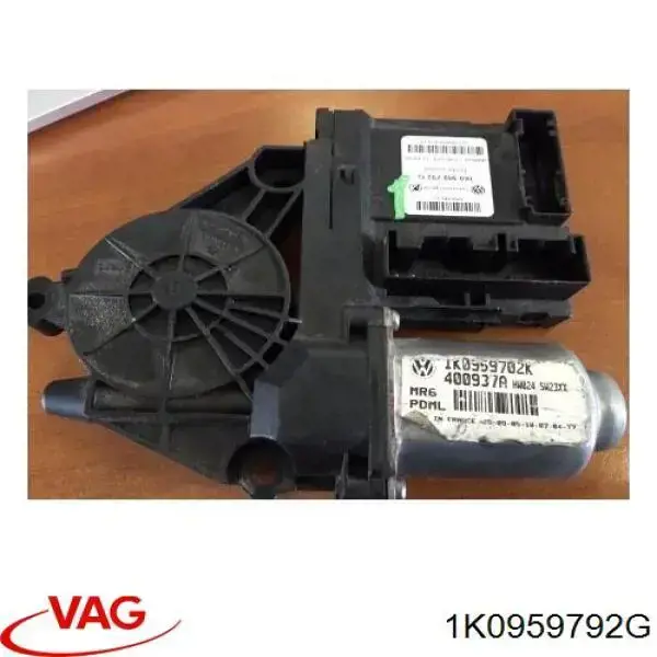 Motor de acionamento de vidro da porta dianteira direita VAG 1K0959792G
