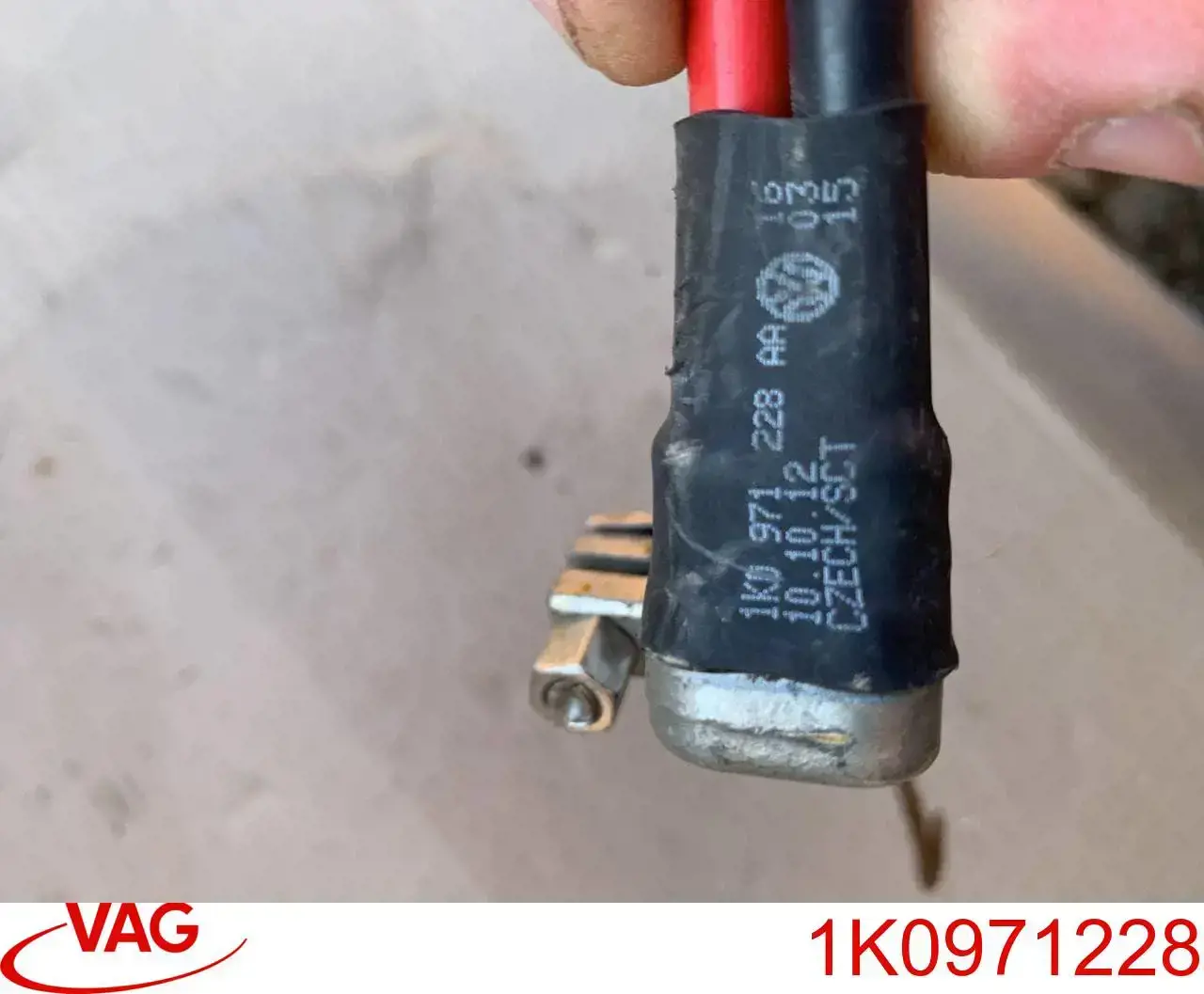 1K0971228 VAG Cabo de borne positivo de bateria recarregável (PILHA)