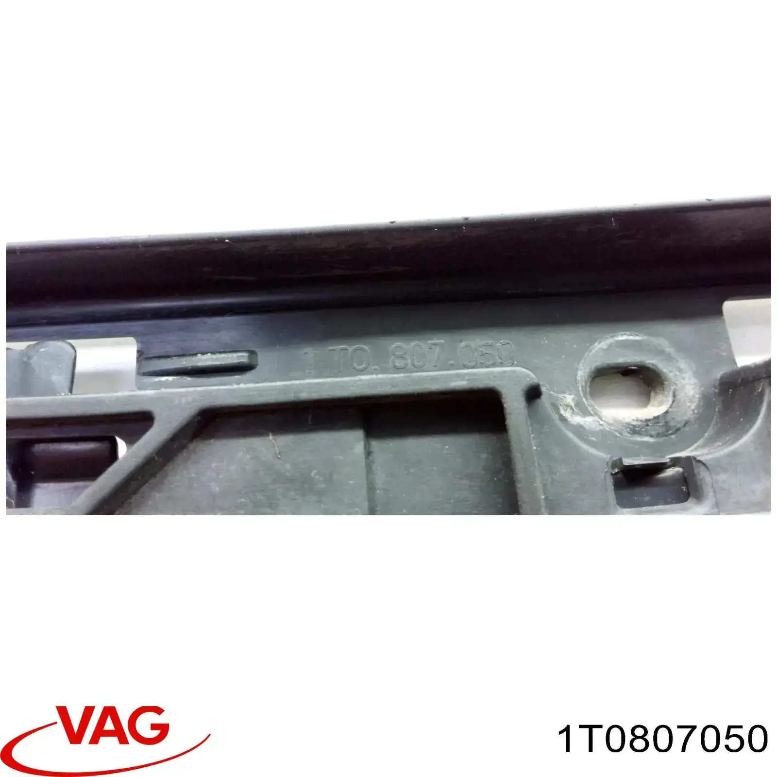 Compre 1T0807050 VAG Consola externa direita do pára-choque dianteiro