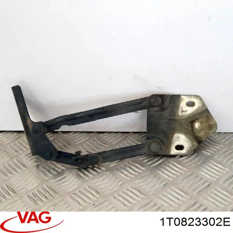 1T0823302E VAG Gozno da capota direito