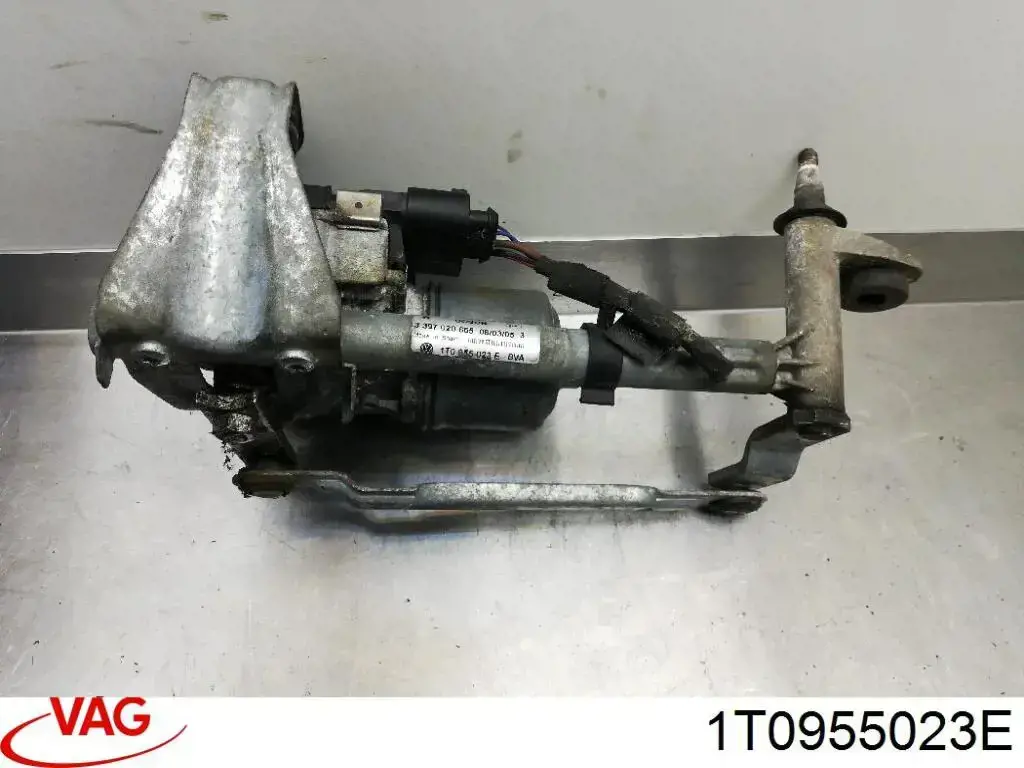 1T0955023E VAG Trapézio de limpador pára-brisas esquerdo