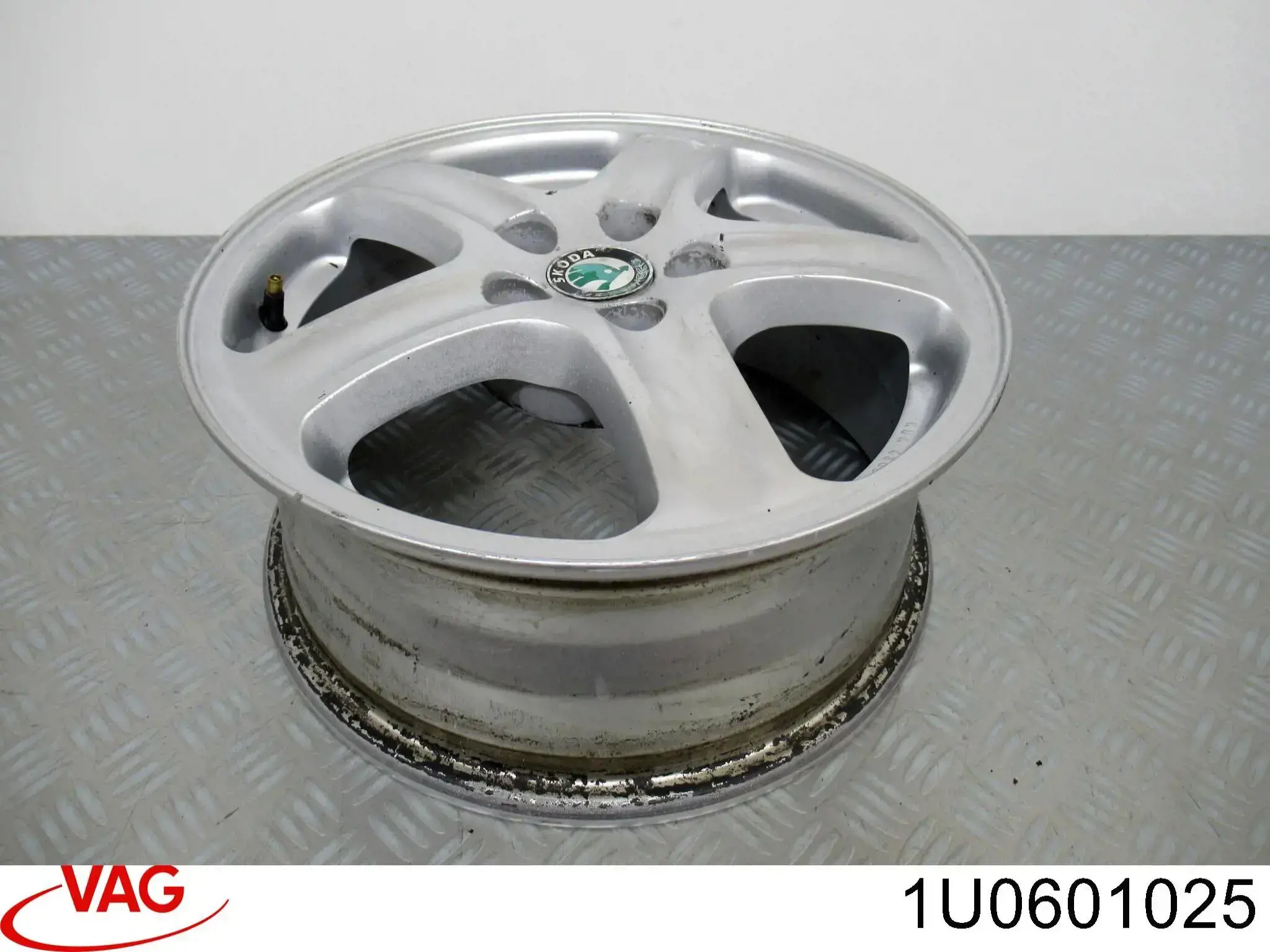 Discos de roda de aleação ligeira (de aleação ligeira, de titânio) VAG 1U0601025 preço, a partir de 396,70 USD