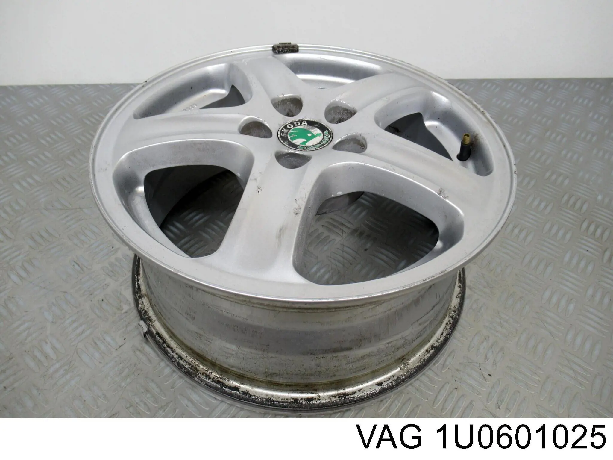Compre 1U0601025 VAG Discos de roda de aleação ligeira (de aleação ligeira, de titânio)