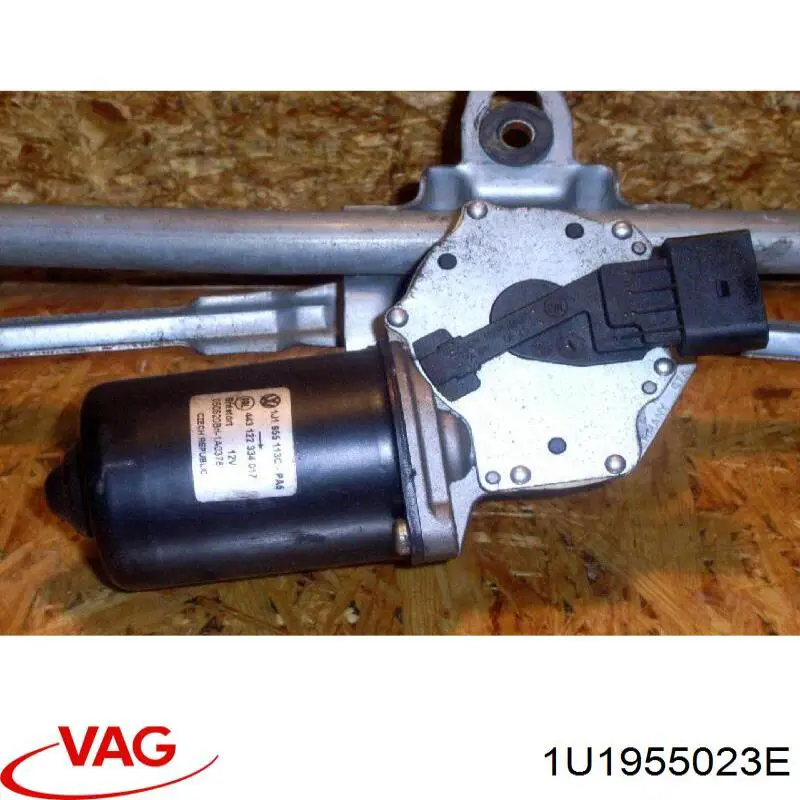 Compre 1U1955023E VAG Trapézio de limpador pára-brisas