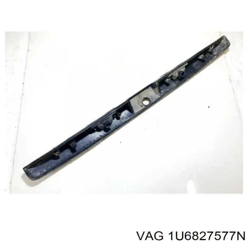 1U6827577N VAG Moldura de tampa de porta-malas