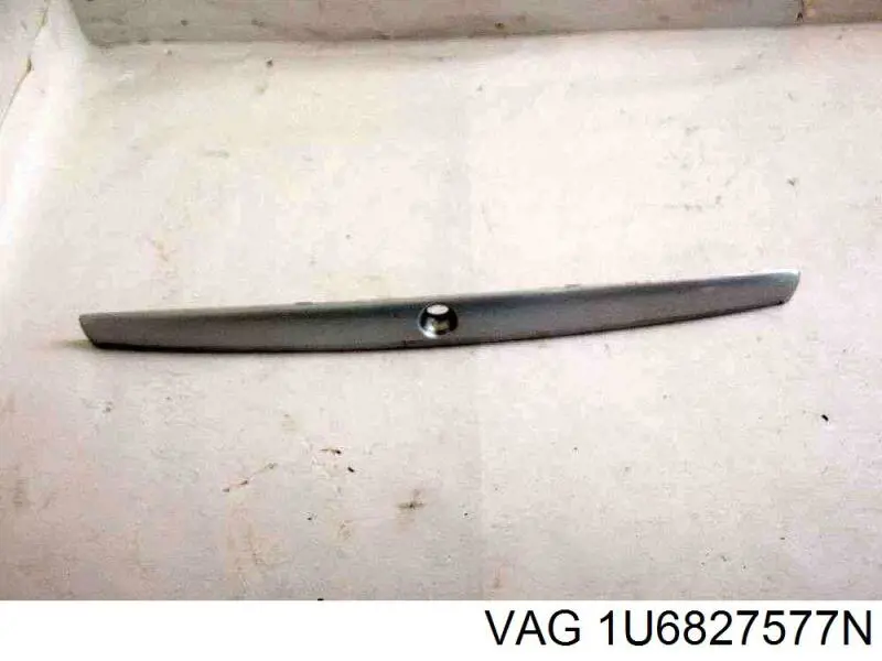 Moldura de tampa de porta-malas VAG 1U6827577N preço, a partir de 49,37 USD