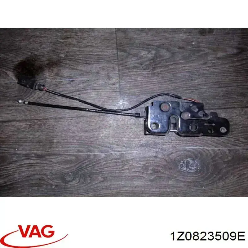 1Z0823509E VAG Fecho da capota