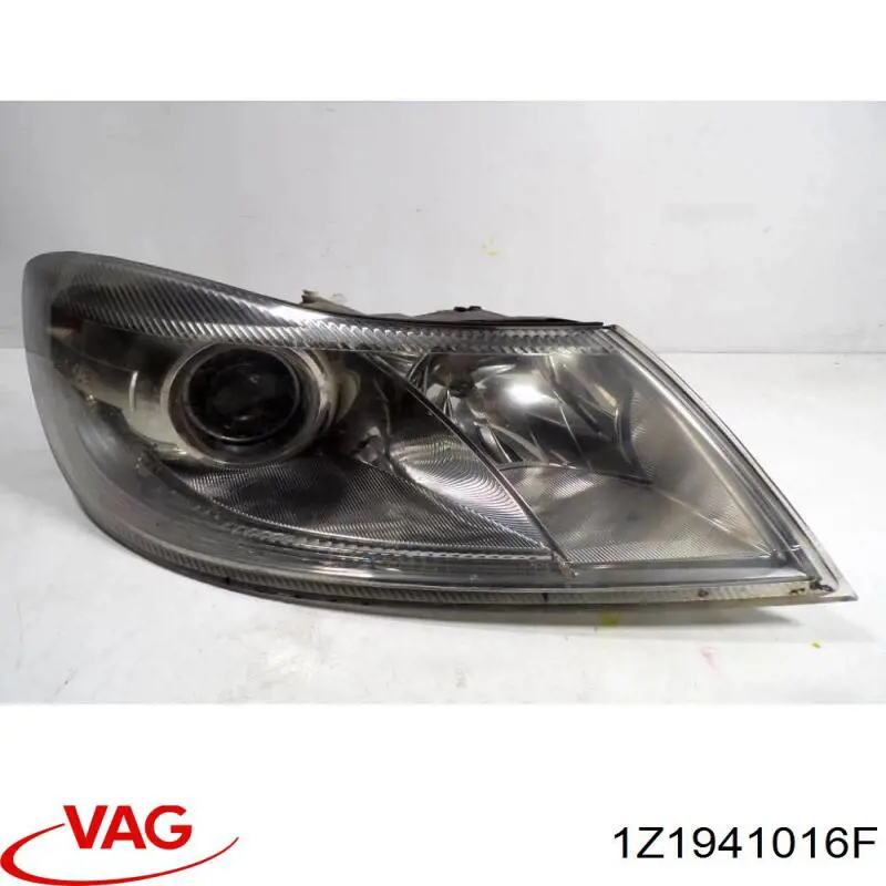 1Z1941016F VAG Luz direita
