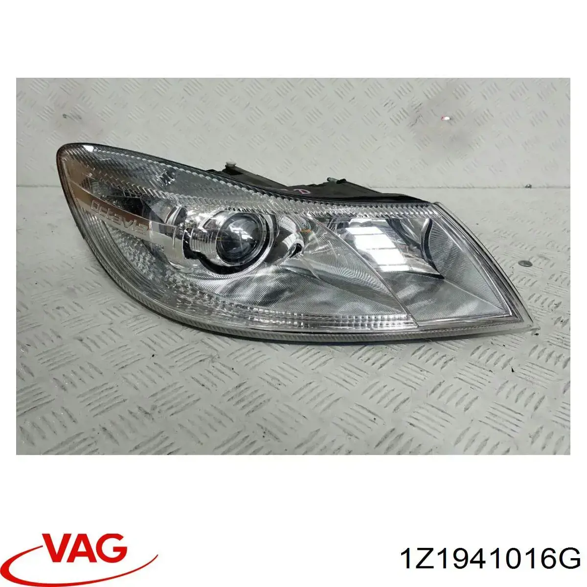 Luz direita VAG 1Z1941016G preço, a partir de 210,47 USD