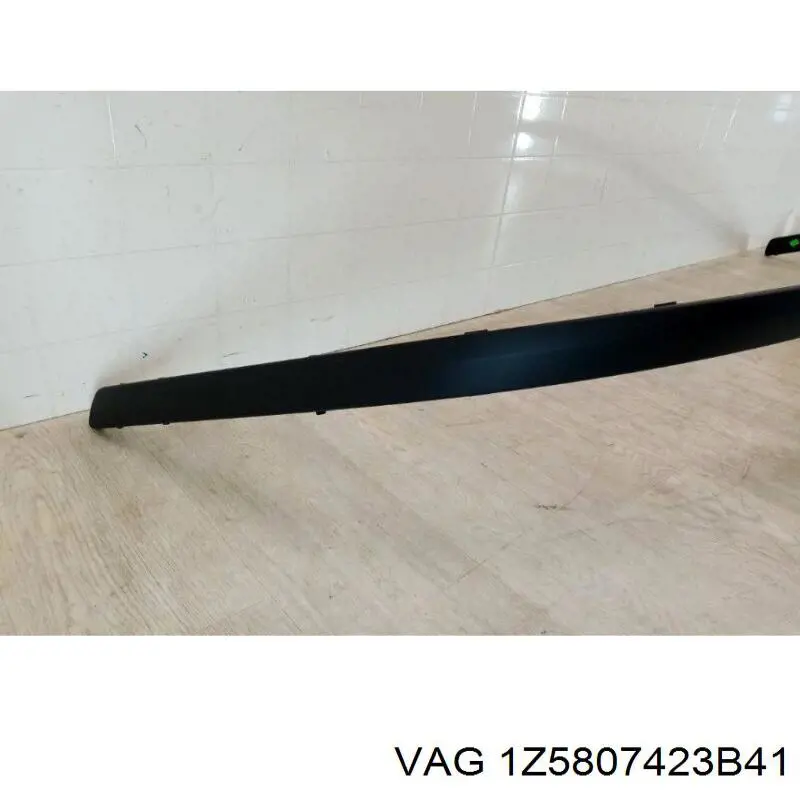 Moldura do pára-choque traseiro VAG 1Z5807423B41 preço, a partir de 33,96 USD