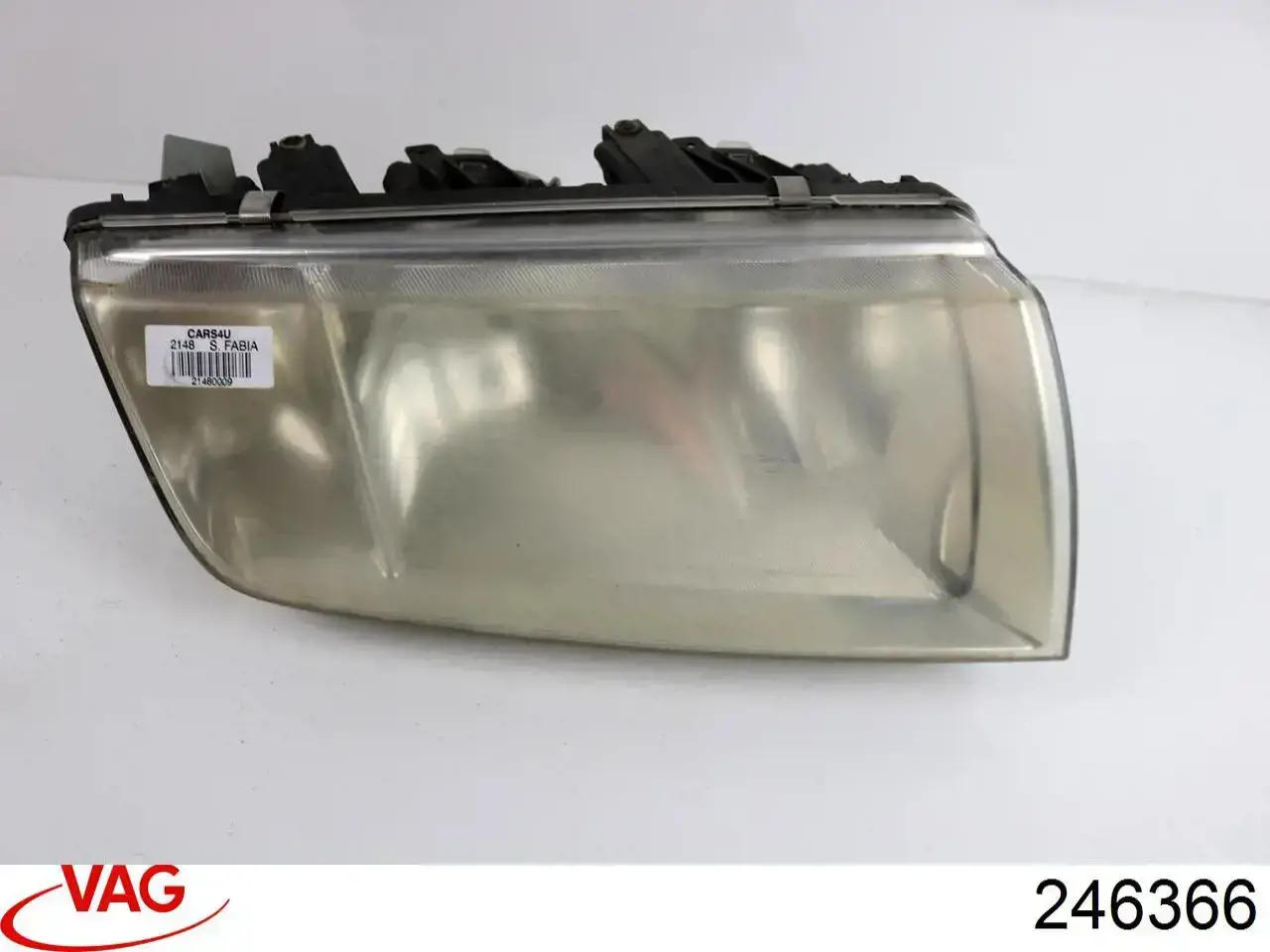 246366 VAG Luz direita