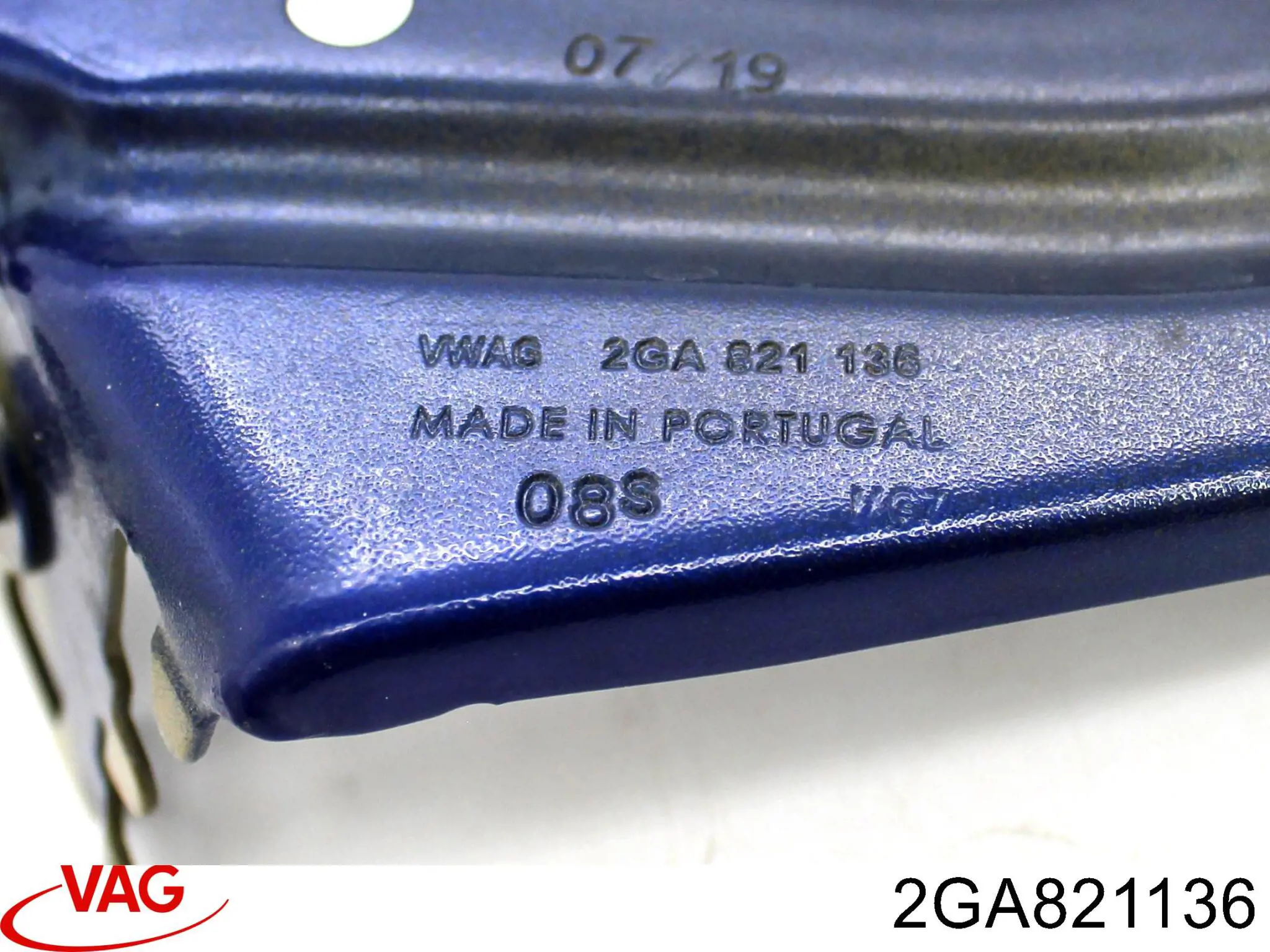 Compre 2GA821136 VAG Consola dianteira de fixação do pára-lama dianteiro direito