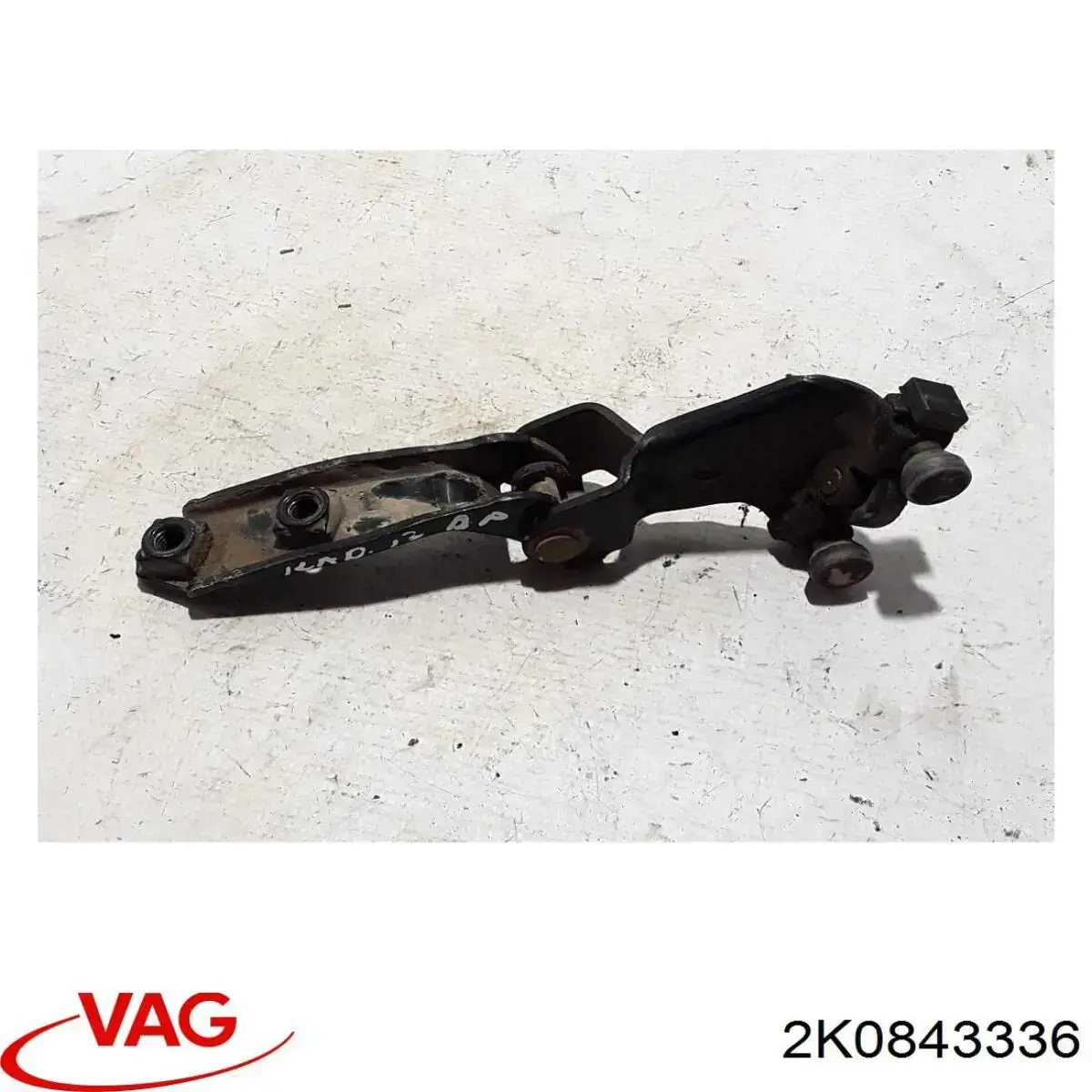 Compre 2K0843336 VAG Rolo direito central traseiro da porta lateral (deslizante)