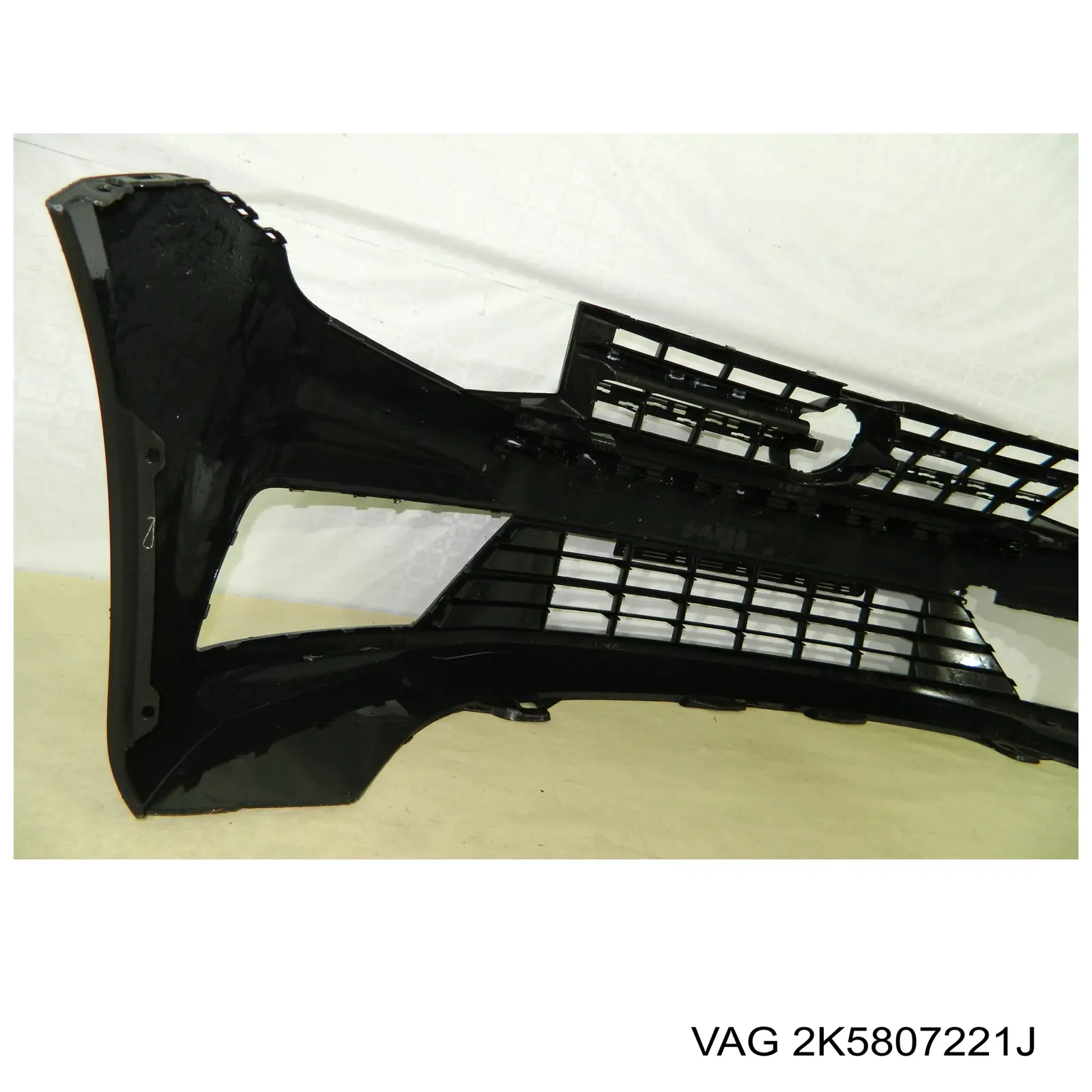 Pára-choque dianteiro VAG 2K5807221 preço, a partir de 163,38 USD