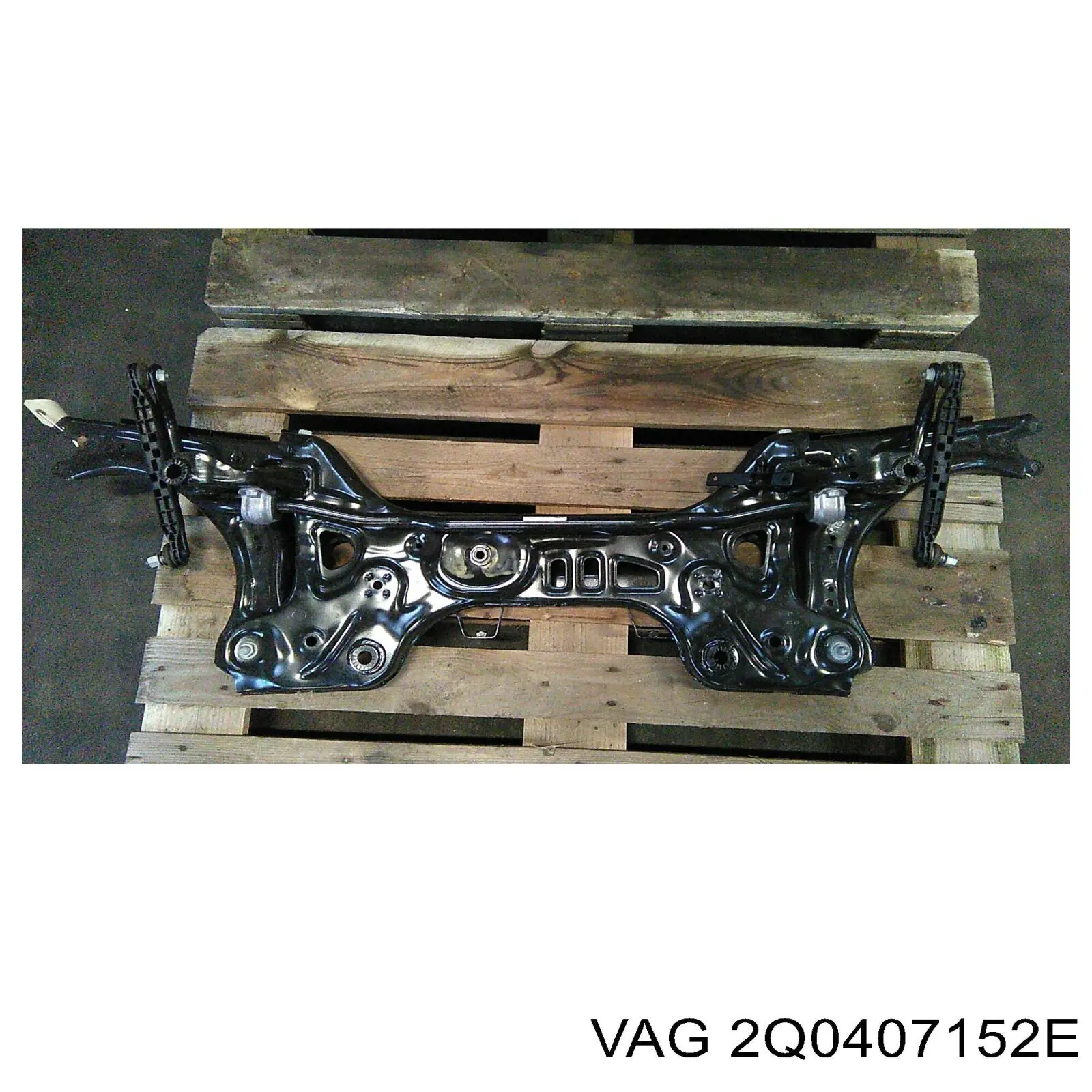 Braço oscilante inferior direito de suspensão dianteira VAG 2Q0407152E preço, a partir de 76,85 USD