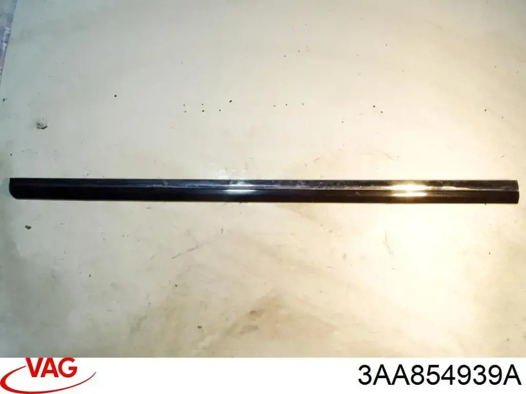 Moldura da porta dianteira esquerda inferior VAG 3AA854939A preço, a partir de 31,57 USD
