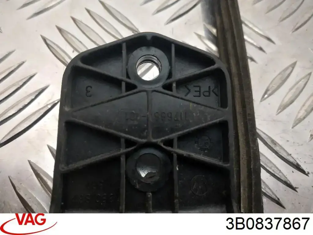 Compre 6Q0837867 VAG Fecho da porta dianteira esquerda