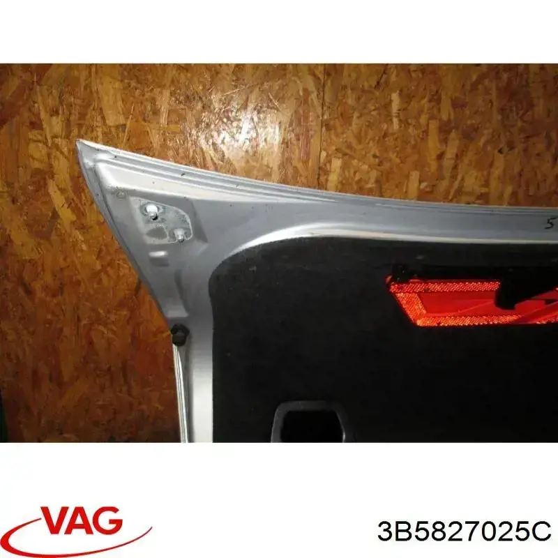3B5827025C VAG Tampa de porta-malas